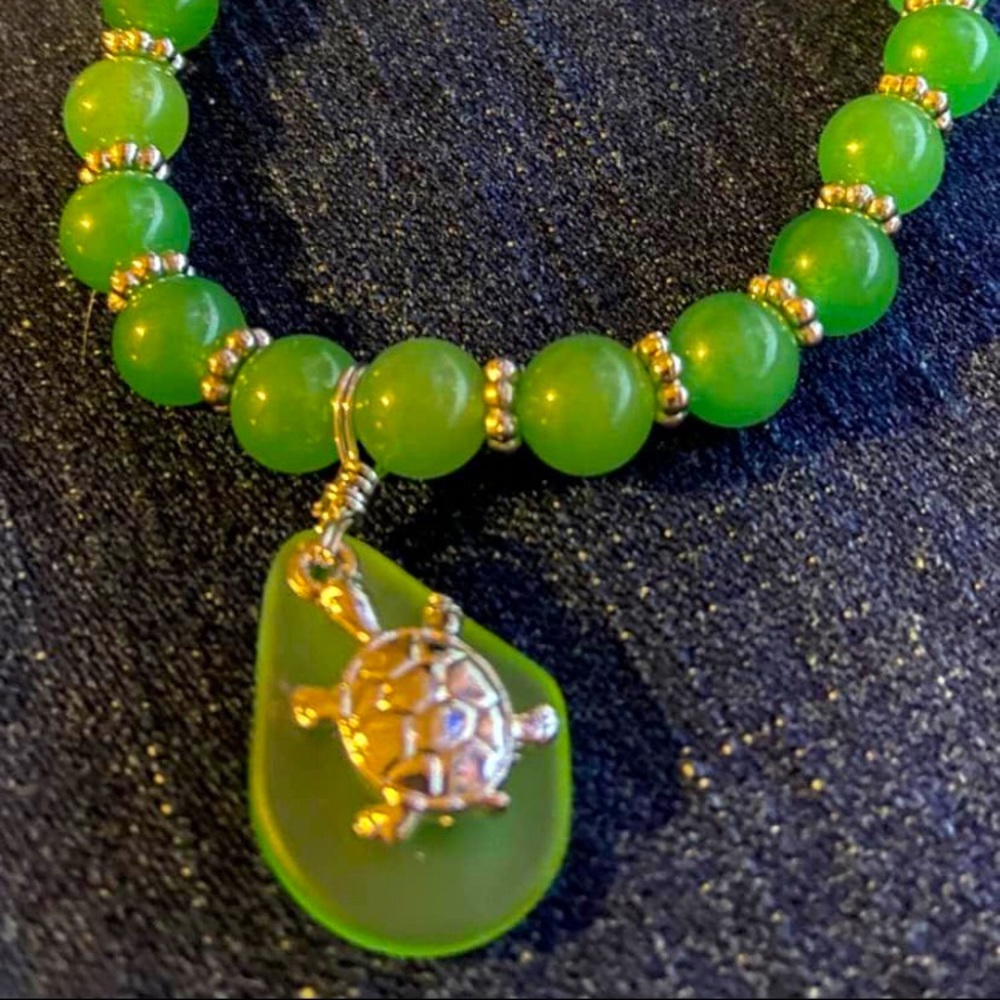 Jade bracelet can do any animal